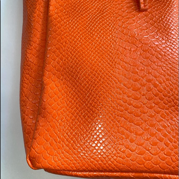 Neiman Marcus Shoulder Bag Tote 4 Outer Pockets Orange Vegan Stamped Snakeskin - Picture 3 of 11